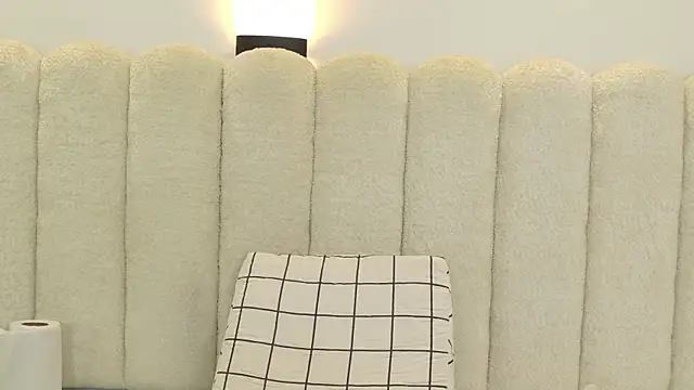 Juliabadlee online show from November 2025 09:59:02 PM