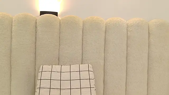 Juliabadlee online show from November 2025 09:15:01 PM