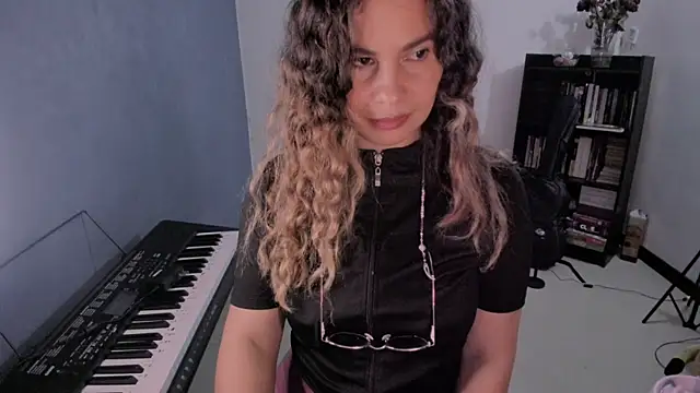 gigi stephans online show from July 2026 01:49:02 AM