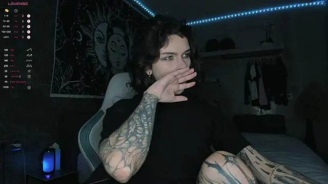 uwuxxxeva online show from March 2026 07:10:02 PM