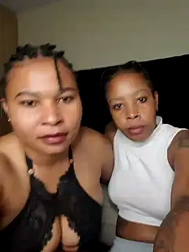 R-thequeen online show from December 2025 12:28:02 PM