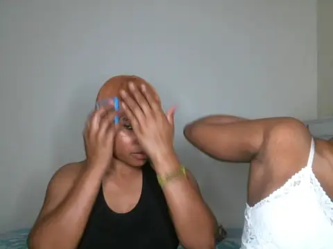 Snapshot of R-thequeen chatting on February 2025 08:34:02 PM R-thequeen online show from February 2025 08:34:02 PM