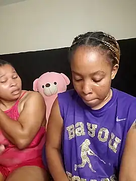 R-thequeen online show from April 2026 11:34:02 AM