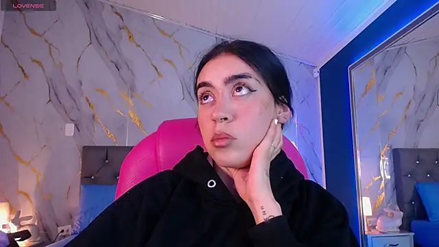 Snapshot of Julieta_De_Los_Angeles chatting on February 2025 09:46:02 AM Julieta De Los Angeles online show from February 2025 09:46:02 AM