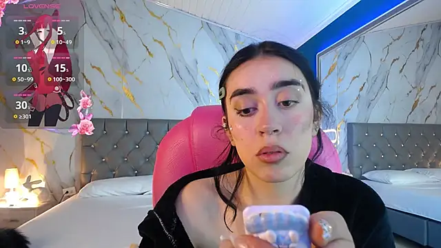 Snapshot of Julieta_De_Los_Angeles chatting on February 2025 06:43:01 AM Julieta De Los Angeles online show from February 2025 06:43:01 AM