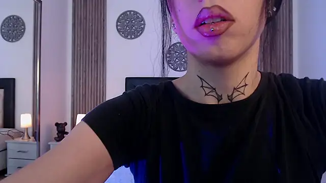 Julieta De Los Angeles online show from December 2025 03:39:01 AM