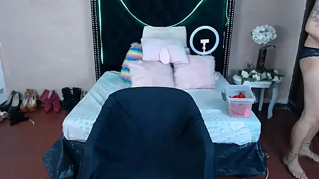 Snapshot of VioletaaaSlave chatting on December 2025 11:05:02 AM VioletaaaSlave online show from December 2025 11:05:02 AM