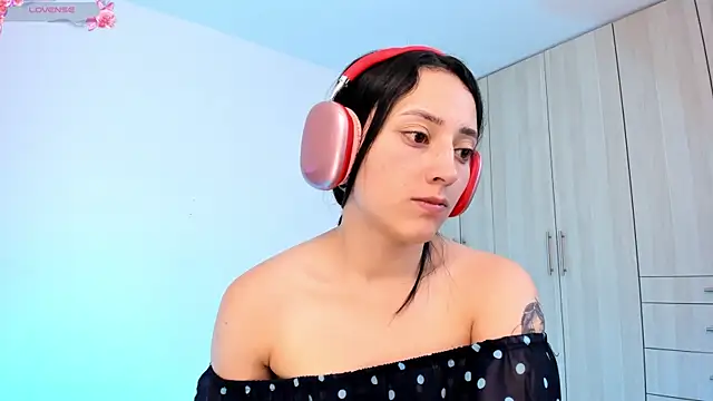 liaqueen610 online show from February 2025 08:29:02 PM