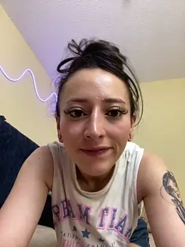 liaqueen610 online show from November 2025 11:15:02 PM