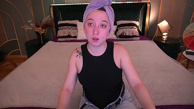 MonAmourrrR online show from September 2025 05:46:02 AM