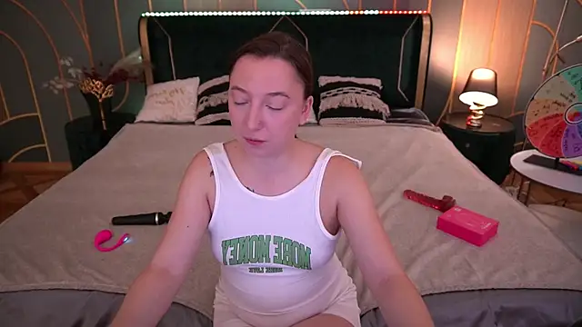MonAmourrrR online show from October 2025 06:39:02 AM