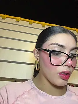 zui lu online show from December 2025 03:50:01 AM