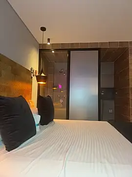 zui lu online show from October 2025 02:56:02 AM