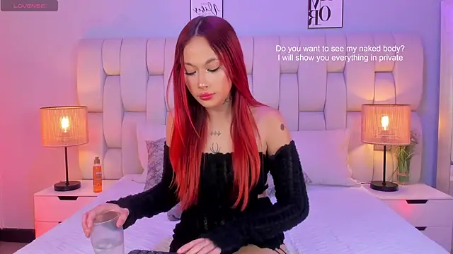 SkinnyFoxy online show from April 2026 08:59:01 PM