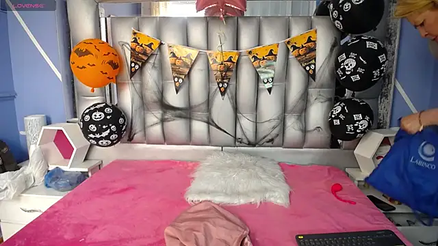 sophia ny online show from October 2025 01:43:02 PM