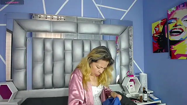 sophia ny online show from September 2025 01:33:02 PM