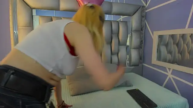 sophia ny online show from November 2025 02:06:01 PM