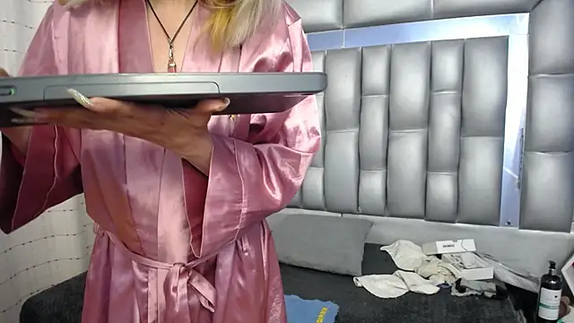 sophia ny online show from March 2025 01:32:02 AM