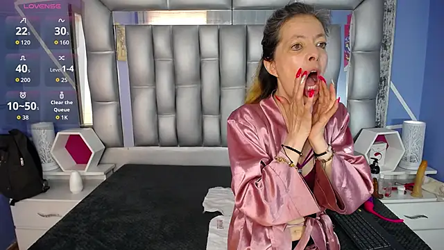 sophia ny online show from September 2025 02:00:02 PM