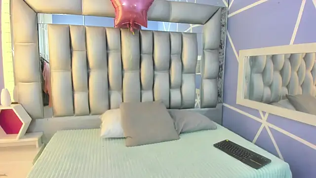 sophia ny online show from November 2025 01:44:02 PM