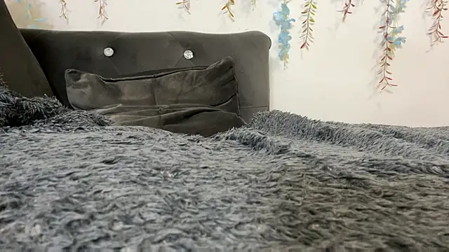 Isexxs online show from February 2025 11:44:02 AM