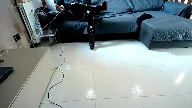 M87HOT online show from April 2026 03:51:02 PM