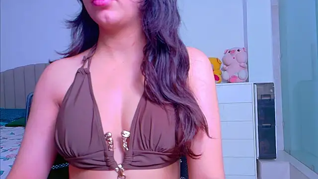 Snapshot of Aashika-Kaur chatting on September 2025 04:06:02 AM Aashika-Kaur online show from September 2025 04:06:02 AM