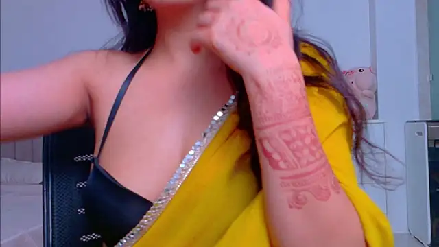 Snapshot of Aashika-Kaur chatting on October 2025 04:59:01 AM Aashika-Kaur online show from October 2025 04:59:01 AM