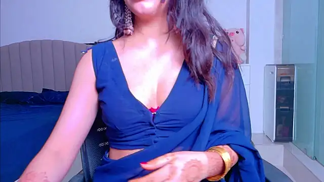 Snapshot of Aashika-Kaur chatting on October 2025 04:25:02 AM Aashika-Kaur online show from October 2025 04:25:02 AM