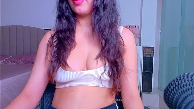 Snapshot of Aashika-Kaur chatting on October 2025 04:25:02 AM Aashika-Kaur online show from October 2025 04:25:02 AM