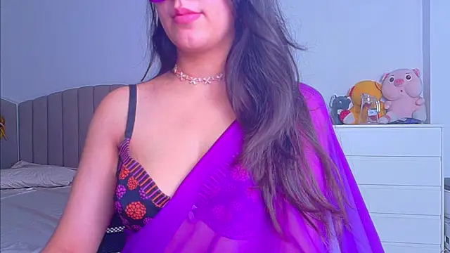 Snapshot of Aashika-Kaur chatting on September 2025 04:44:01 AM Aashika-Kaur online show from September 2025 04:44:01 AM