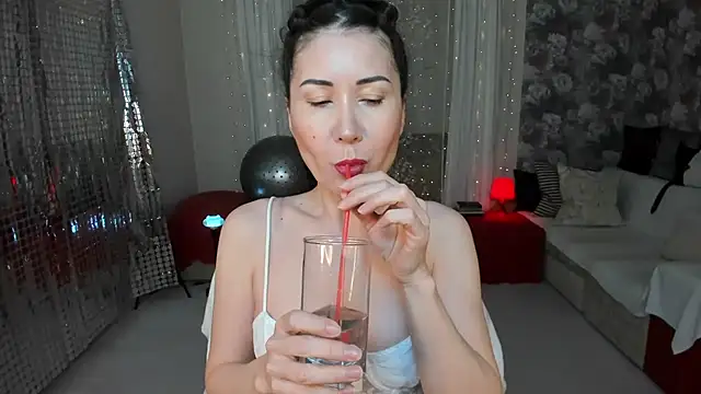 KarinaSweeety online show from February 2026 01:00:02 PM