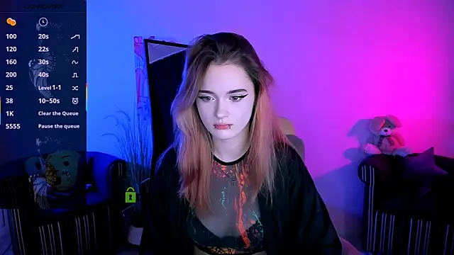 liana kisses online show from October 2025 07:05:02 PM