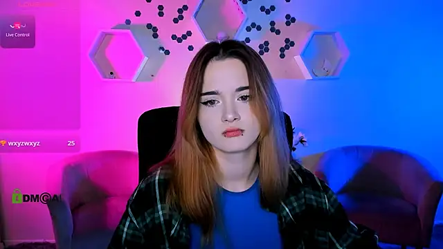 liana kisses online show from November 2025 08:41:02 PM