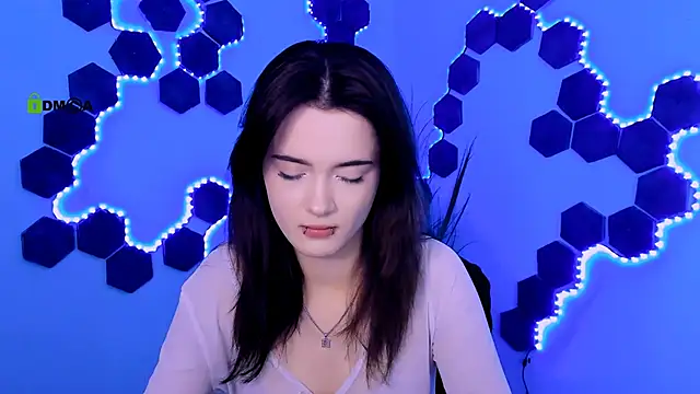 liana kisses online show from March 2026 08:15:01 PM