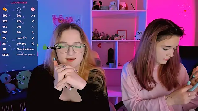 liana kisses online show from September 2025 07:20:01 PM