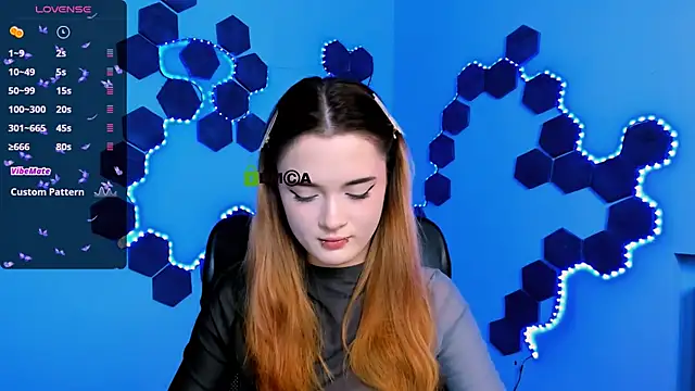 liana kisses online show from December 2025 08:08:02 PM