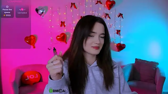 liana kisses online show from April 2026 07:04:02 PM