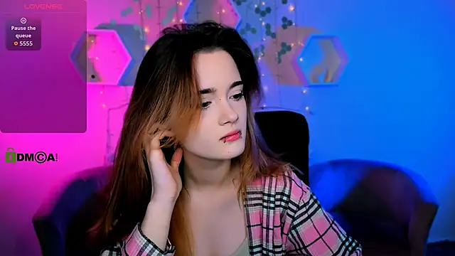 liana kisses online show from November 2025 08:13:02 PM