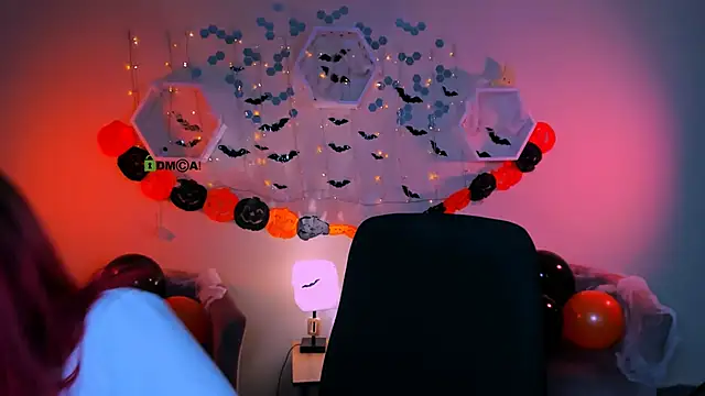 liana kisses online show from October 2025 07:46:01 PM