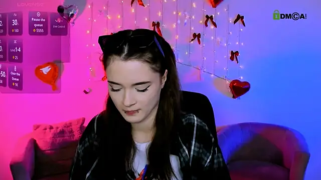 liana kisses online show from March 2026 07:58:01 PM