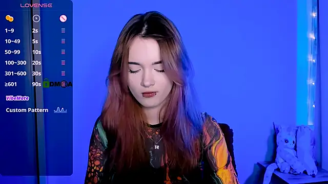 liana kisses online show from October 2025 06:53:02 PM