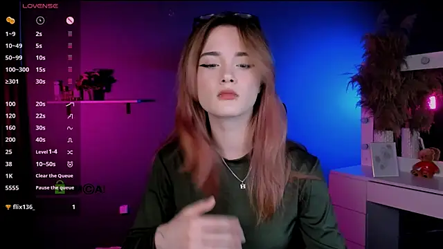 liana kisses online show from October 2025 07:36:01 PM