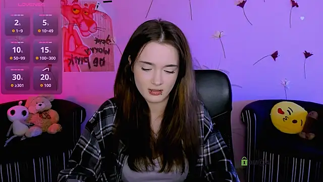 liana kisses online show from June 2026 06:57:01 PM