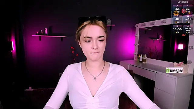 liana kisses online show from March 2025 08:14:01 PM