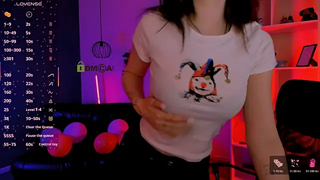 liana kisses online show from April 2026 07:10:02 PM