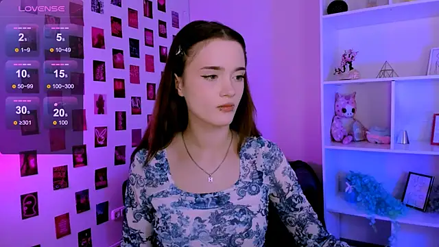 liana kisses online show from June 2026 07:55:02 PM