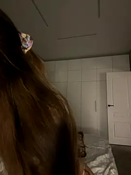 WildOrchid online show from November 2025 08:45:02 PM