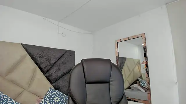 BarbaraKnox  online show from July 2026 05:57:01 PM