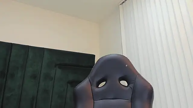 BarbaraKnox  online show from November 2025 12:04:01 AM